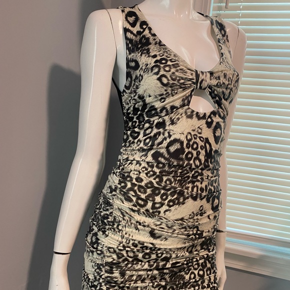 *NWT* Forever 21 Bodycon Dress - Picture 4 of 8